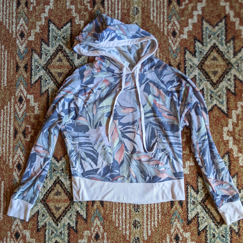 Marika Multicolor Leaf Print Hoodie Size L